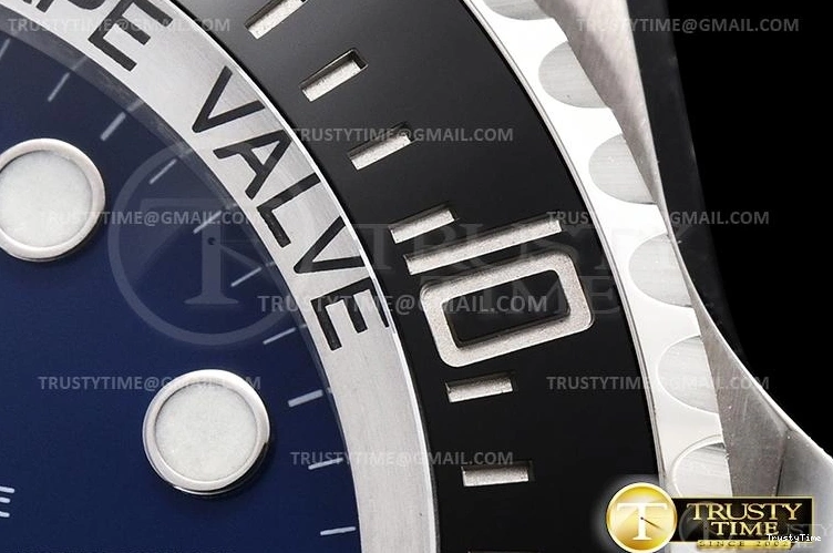 1114 ROLSD097A – Deep Sea Dweller Packable 1017